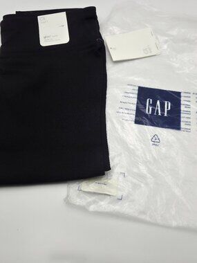 Gap GFast Black Capri Leggings Women’s Medium NWT Athletic Yoga